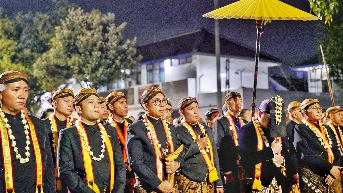 Kirab Malam 1 Suro, Fadli Zon Ikut Kirab Sebagai Wujud Penghormatan pada Budaya Jawa