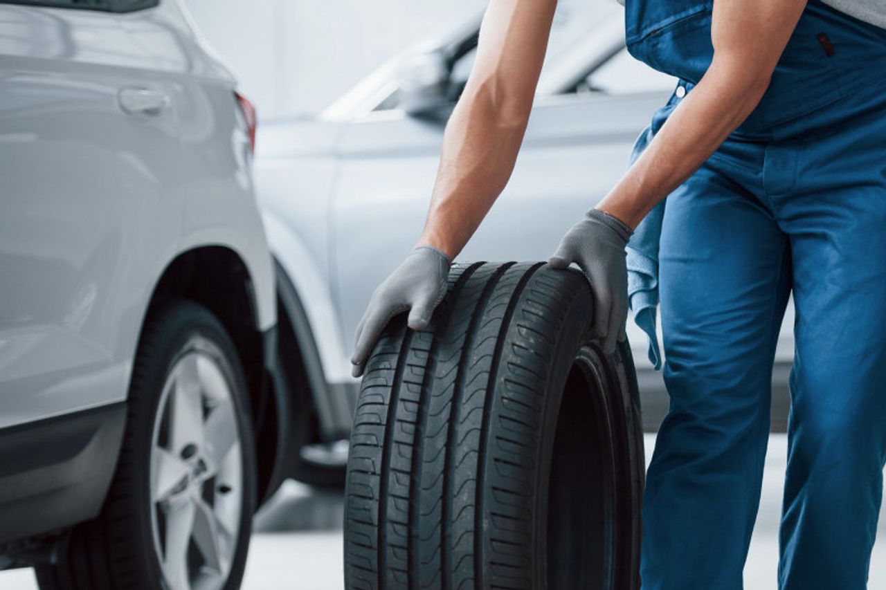 異なるブランドの車のタイヤを交換しますが、安全ですか?