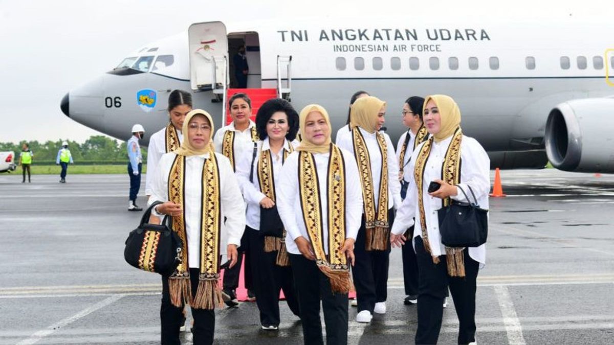 First Lady Iriana Jokowi Leaves For Lampung To Review Anti-Drug Socialization