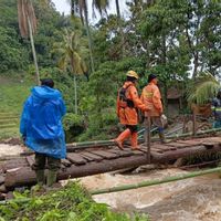 DMC Dompet Dhuafa Gulirkan Dapur Umum hingga Air Bersih Bagi Ratusan Penyintas Banjir Sumbar