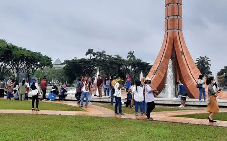 Libur Awal Tahun Baru 2023, Taman Mini Indonesia Indah Dipadati Pengunjung