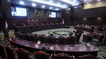 الأحزاب السياسية في إندونيسيا تفكر فقط في المصالح الممارسة والسلطة، وبالتالي نغوث عن العتبة البرلمانية
