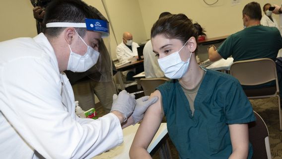 Pas Cher Festif Seulement Rp1,4 Million, Faux Certificat De Vaccin COVID-19 Vendre Doux Sur Le Marché Noir