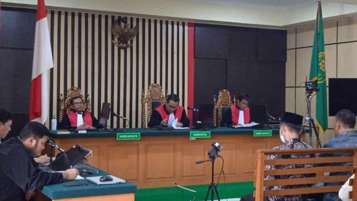 前占碑省省长的妻子在apbd ketok Palu贿赂案中被审判,被指控收到2亿印尼盾