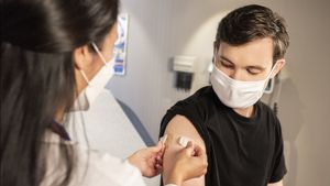 Epidemiolog Sebut Indonesia Perlu Vaksinasi COVID-19 Anak Agar <i>Herd Immunity</i> Tercapai