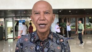 东爪哇省省长,尽管与Khofifah PDIP的密切沟通承认他没有决定