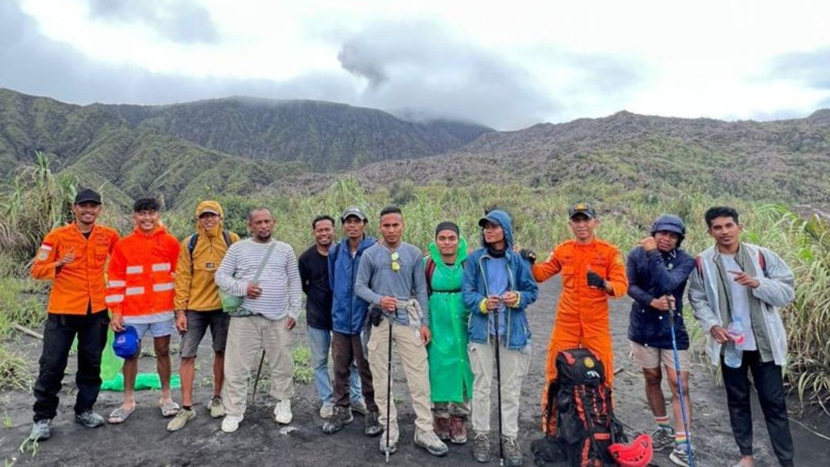 2 Pendaki Hilang di Gunung Karianga Maluku Ditemukan Hipotermia, Dievakuasi Basarnas