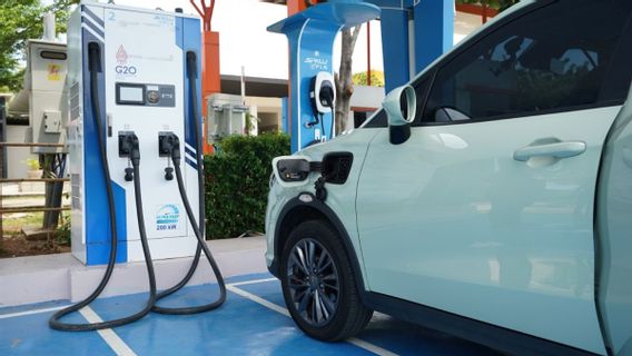 AEML: المحرك الكهربائي يصبح سيارة صناعية للأعشاب منخفضة التشنج EV إندونيسيا