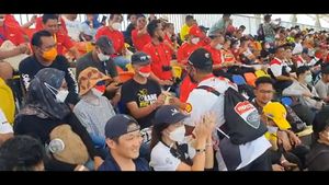 Viral Ganjar Pranowo Disoraki Penonton di Tribun MotoGP Mandalika, Yusuf Muhammad Malah Puji Anies, <i>Ngeledek Nih</i>?