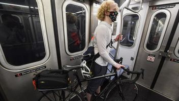 Les Règles Uniques Des Bicyclettes Non Pliantes Pour Entrer Dans Le Train, Acheter Un Permis à Vie Pour Enlever Les Pneus