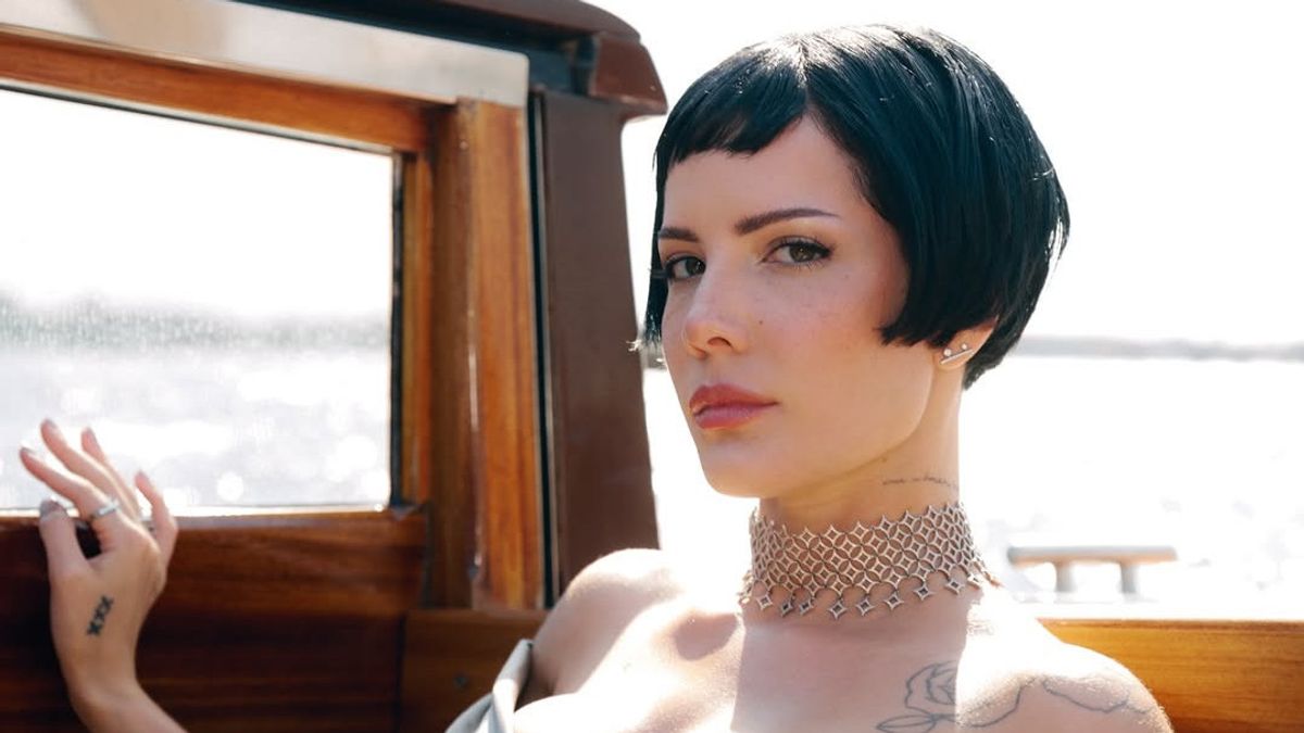 Halsey Kembali Mencuat di Chart Musik Usai BADLANDS Terlahir Kembali
