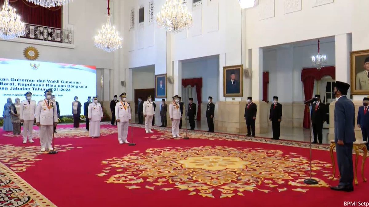 Jokowi Inaugure Le Gouverneur De Sumatra-Ouest Mahyeldi, Les îles Riau Et Bengkulu