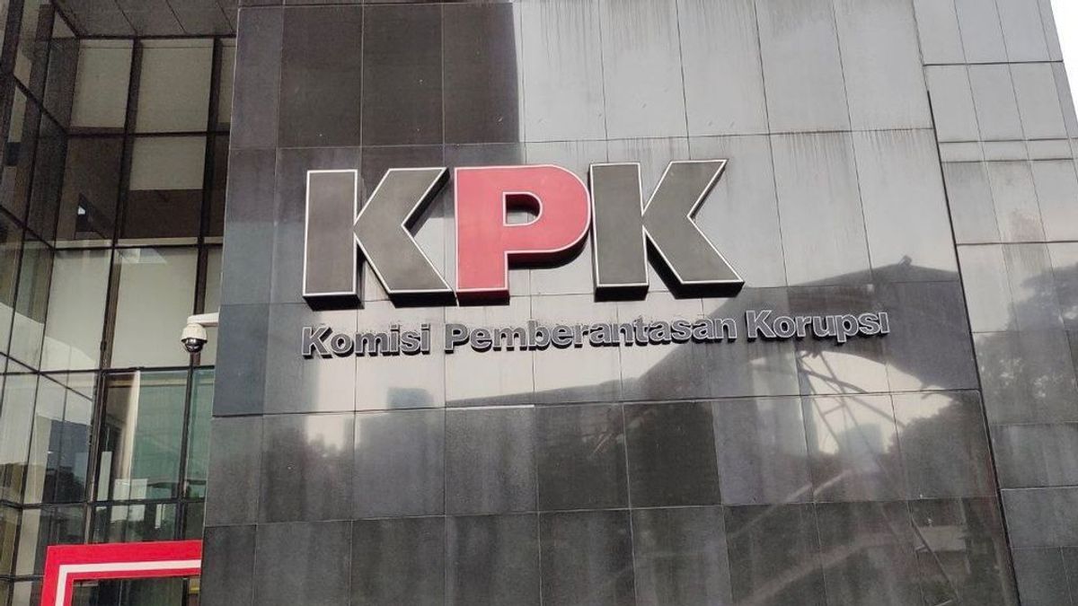 KPK prononce une lettre de sanction après avoir arrêté cet entrepreneur pour ne jamais corrupter l’ancien régent de Labuhanbatu