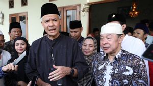 Ganjar Pranowo Dapat Wejangan soal Kebangsaan saat Kunjungi Pondok Pesantren Buntet Cirebon