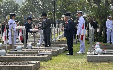 Peringati Hari Pahlawan, Jokowi Jadi Inspektur Upacara di TMP Kalibata