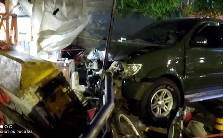 Mobil Dinas TNI Tabrak Pedagang di Pasar Jembatan Item, Pasutri Penjual Kopi Sekarat