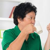Osteoporosis Mengintai Perempuan, Anlene Ajak Aktif Bergerak dan Penuhi Nutrisi Tulang