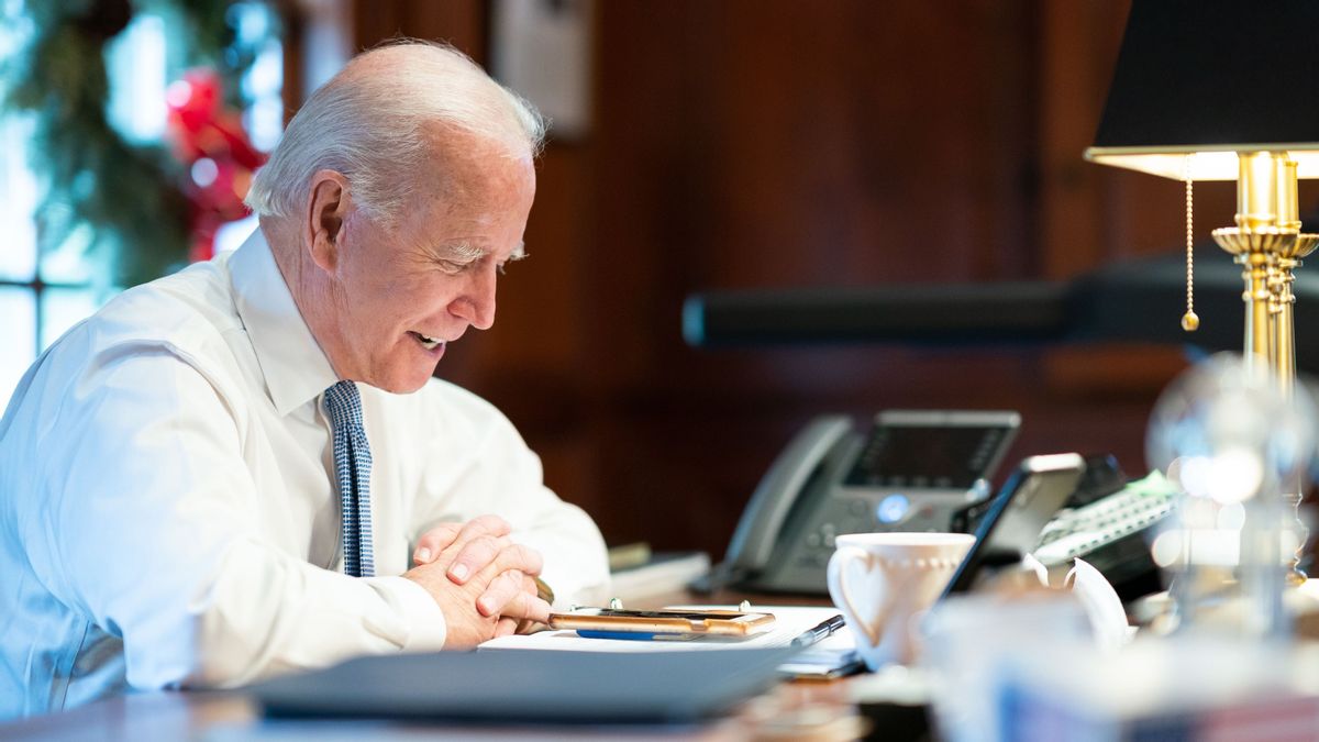 Joe Biden Siapkan Perintah Eksekutif Pencabutan Larangan Masuk Pendatang dari Negara Muslim