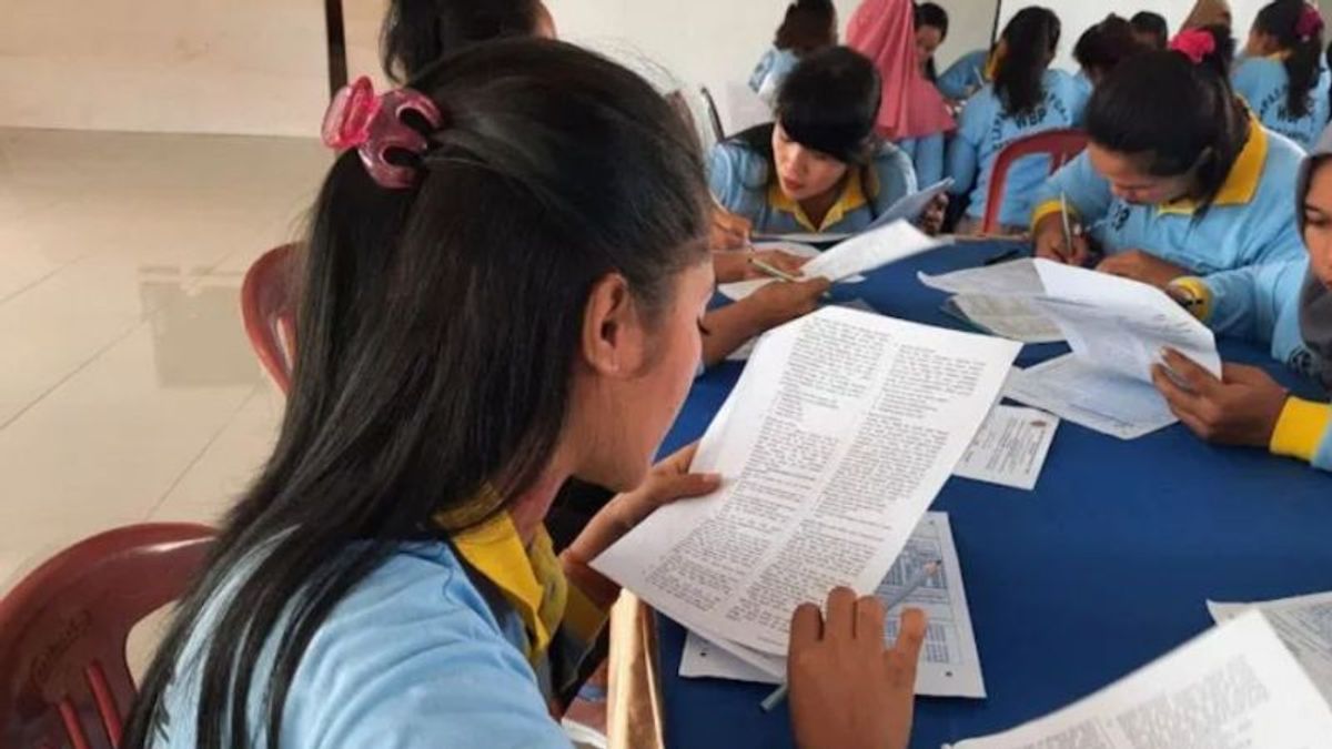 School Exams At Bandar Lampung Women's Prison: 10 Prisoners Participate In Package A, 7 Package B, 16 Package C, 3 Supervisors