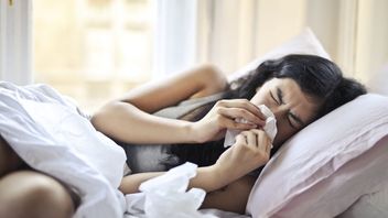 Minuman Terbaik yang Ampuh Dikonsumsi Saat Sakit