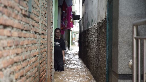 Rain Still Falling Jakarta, 19 Neighborhood Associations Flooded Up to 1 Meter