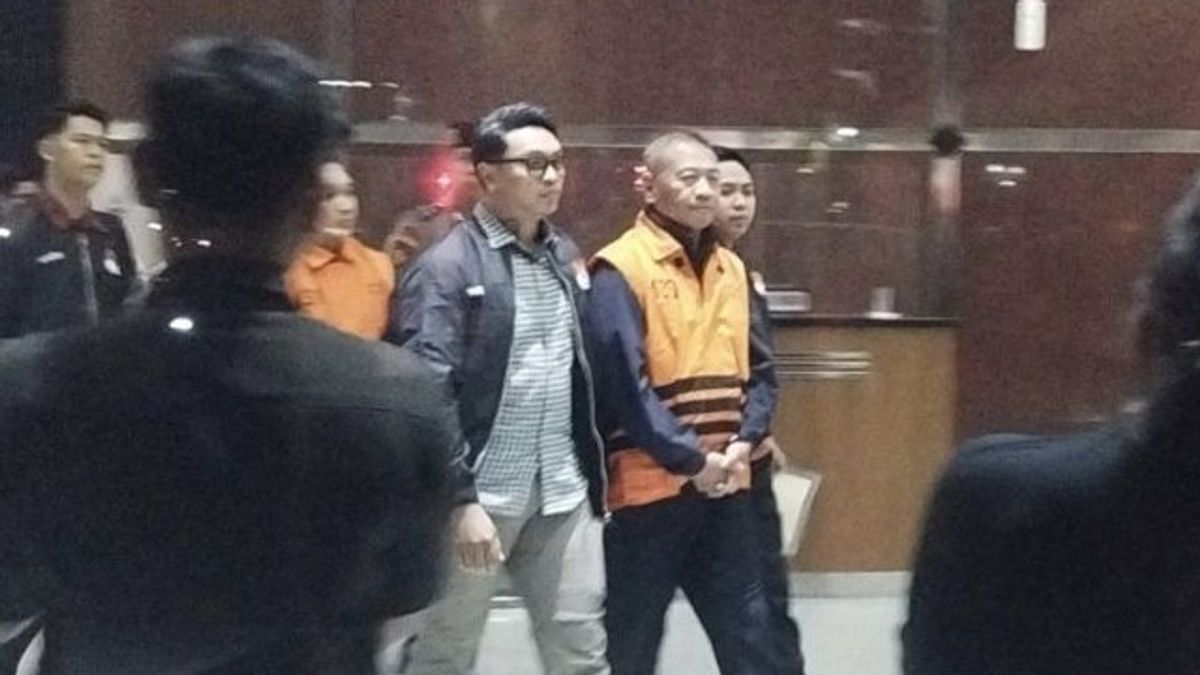 Tulungagung摄政王Gatut Peras为购买鞋子花费27亿印尼盾