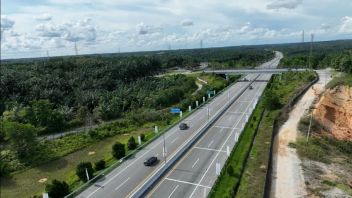 k s’est emparé de terres liées à la corruption présumée de la route à péage trans Sumatra pour être rendue aux agriculteurs