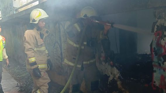 Black Smoke At Former Buaran Station, Firefighters: People Burn Garbage