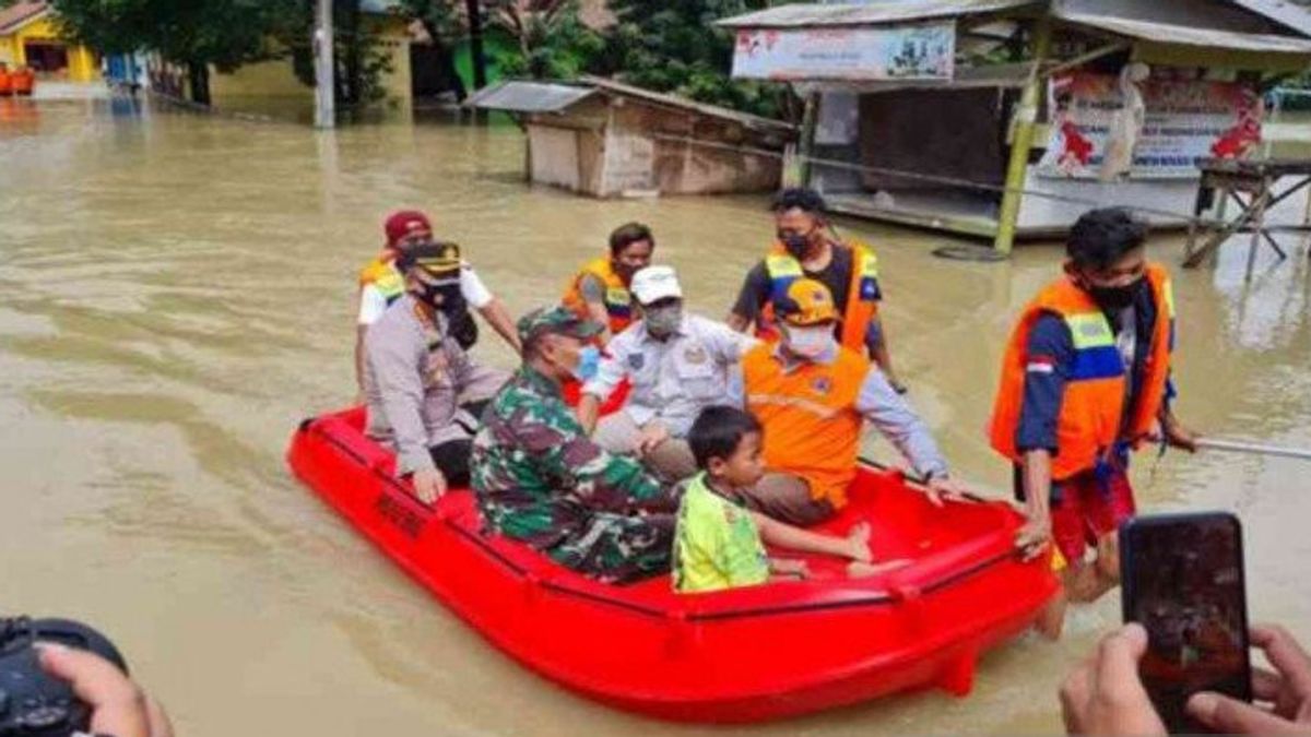 Heavy Rain Accompanied By Strong Winds, Cibitung, Tambun, Cikarang To Sukatani Floods
