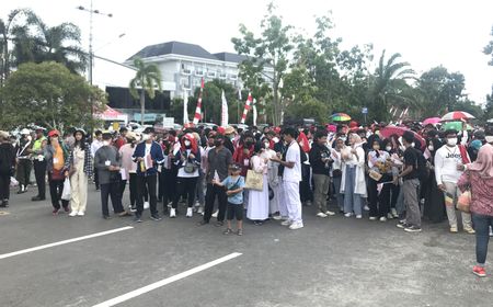 Sempat Diguyur Hujan, Warga Palangka Raya Tetap Antusias Saksikan Langsung Kejuaraan Sepeda UCI MTB Eliminator World Cup