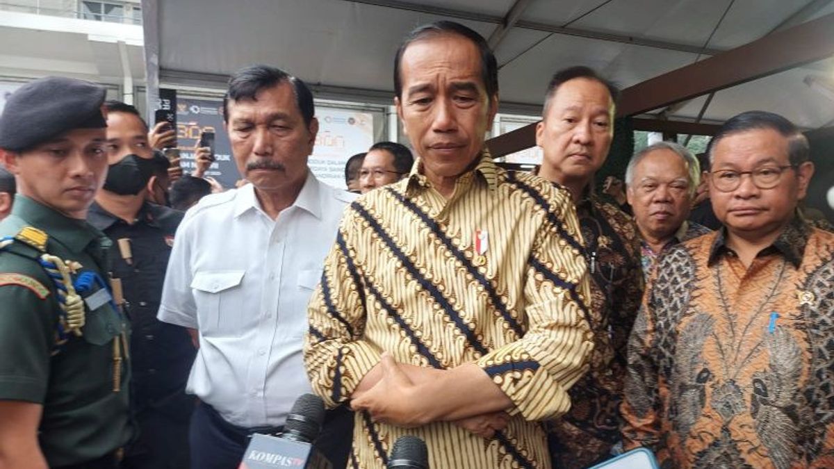 President Jokowi Asks The TNI/Polri To Use Domestic Products: If We Can Make It, Why Should We Buy It From Outside?