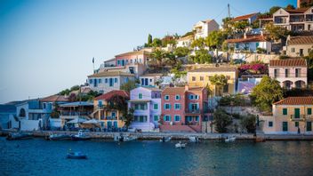 L’assouplissement Du Verrouillage à Momentum Grèce Stimule Le Tourisme