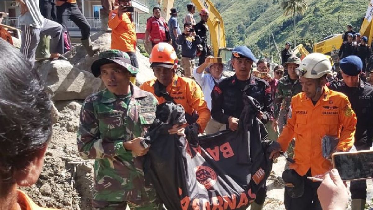 北苏门答腊万丹洪水,1人被发现,10人仍在搜寻中