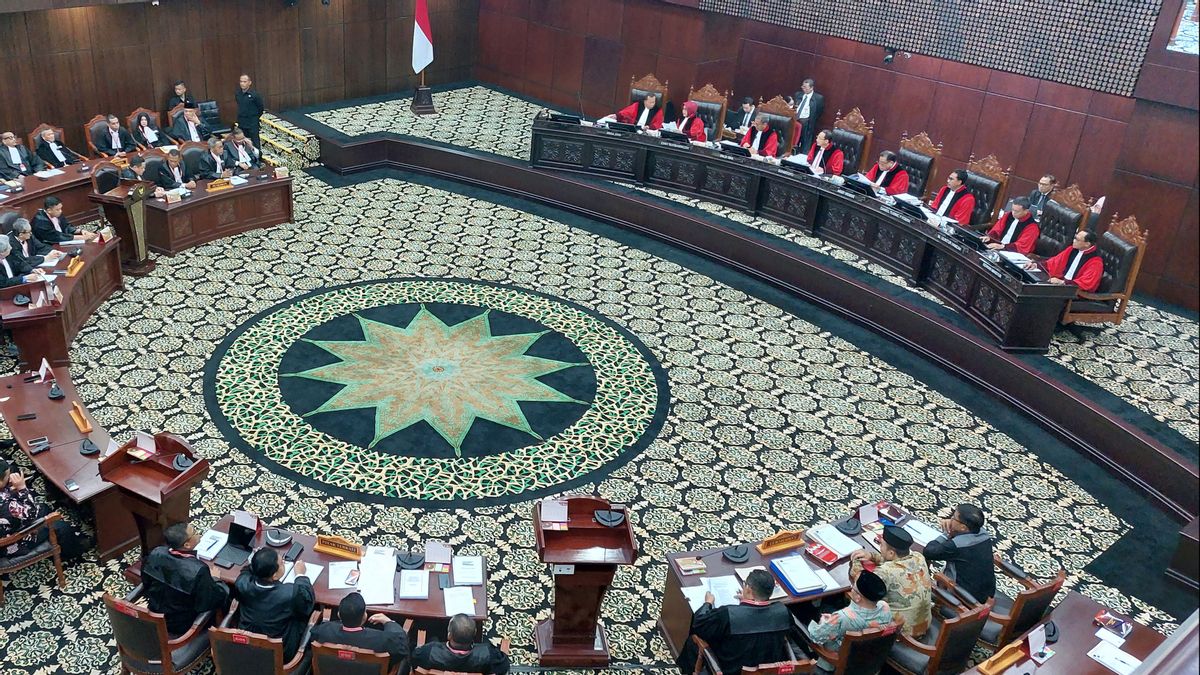 Anies-Imin's Camp Asks Constitutional Court Judges To Present Four Jokowi Ministers
