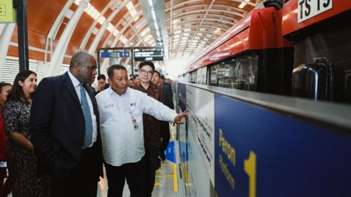 Foreign Minister Lemmy Announces British-RI Railway Cooperation In Surabaya