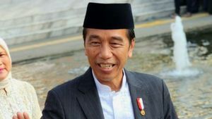 Jokowi ouvre une voix sur Effendi Simbolon licencié par le PDIP après avoir rencontré lui