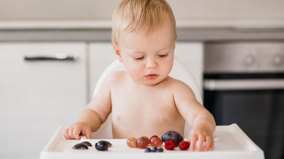 補完的な食べ物は、生後6ヶ月の赤ちゃんのときに与えられ始めます