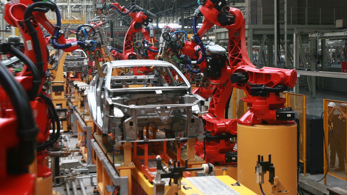 中国のCheryが所有する洗練された工場を覗き込み、1時間あたり60台の車を生産できます