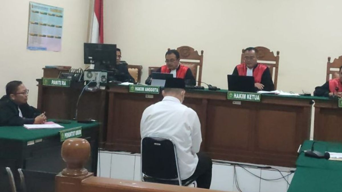   Mahasiswa Undip Pembuat Konten Pornografi Deepfake Dihukum Setahun Penjara