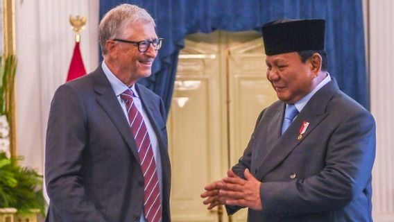 Bobby Kertanegara, Kucing Prabowo Subianto Dapat Boneka Paus dari Bill Gates