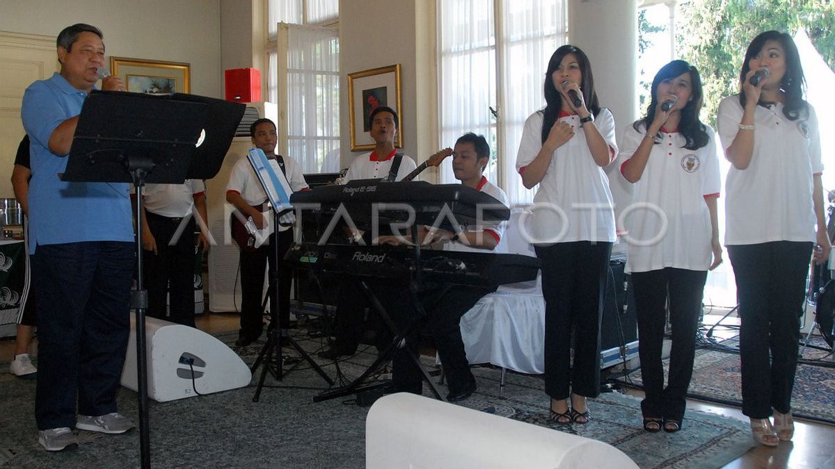 Susilo Bambang Yudhoyono dan Nyanyian Lagu Pelangi di Matamu