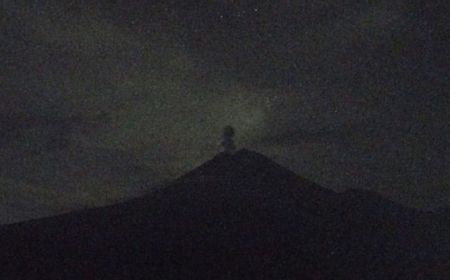 Gunung Semeru Erupsi dengan Ketinggian Material Vulkanik 800 Meter