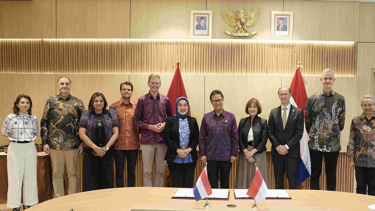 وزارة الصحة وفيليبس تيكن مذكرة التفاهم لتعزيز النظام الصحي الإندونيسي