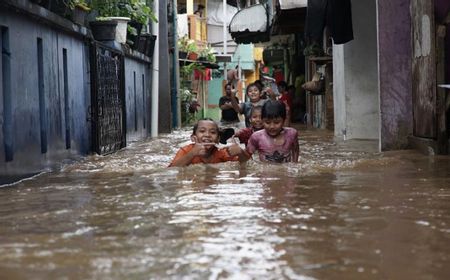 Antisipasi Banjir Lagi, Anies Berkolaborasi Siapkan Segalanya termasuk Buku Panduan Warga Hadapi Banjir