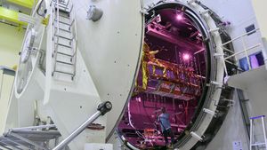 Satelit NISAR Milik NASA dan ISRO Telah Melewati Uji Vakum Termal