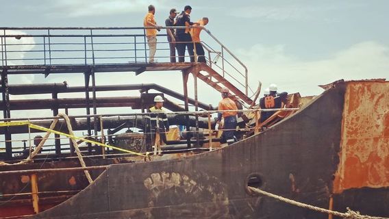 Owner Of The Burned MT Kristin Fuel Ship In The Lombok Sea Is Ready To Take Full Responsibility