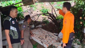 Rumah Warga Sukabumi Dihantam Longsoran Tebing Setinggi 10 Meter Imbas Hujan Deras Selama 2 Hari