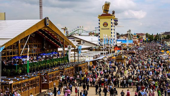 Get Drunk At The Eternal Feast Of The Oktoberfest