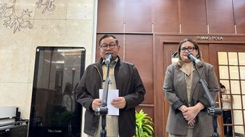 자카르타 주거 지역의 라이센스가있는 페달 코트는 이제 오후 8시까지 운영을 제한합니다. 