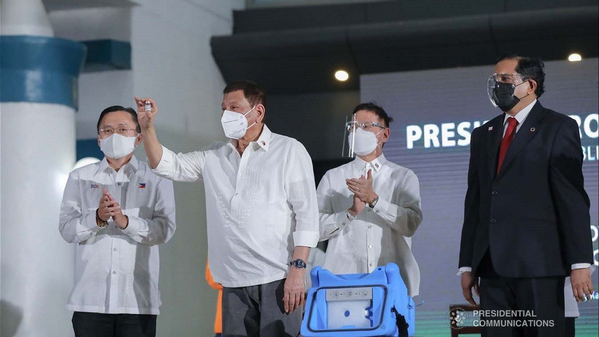 Le Président Philippin Duterte Ordonne Aux Autorités D’arrêter Les Résidents Qui Hésitent à Se Faire Vacciner Contre La COVID-19 Et Qui Veulent Désespérément Quitter Leur Domicile